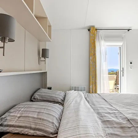 Vakantiehuis V Hugo Vue Terassa Saint-Raphaël
